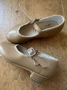 Girls Revolution Dancewear Tap Shoes